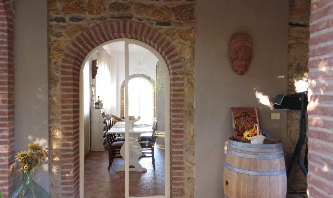 Esterno Entrata Portico